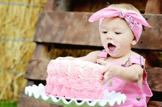 Custom birthday cake delivery