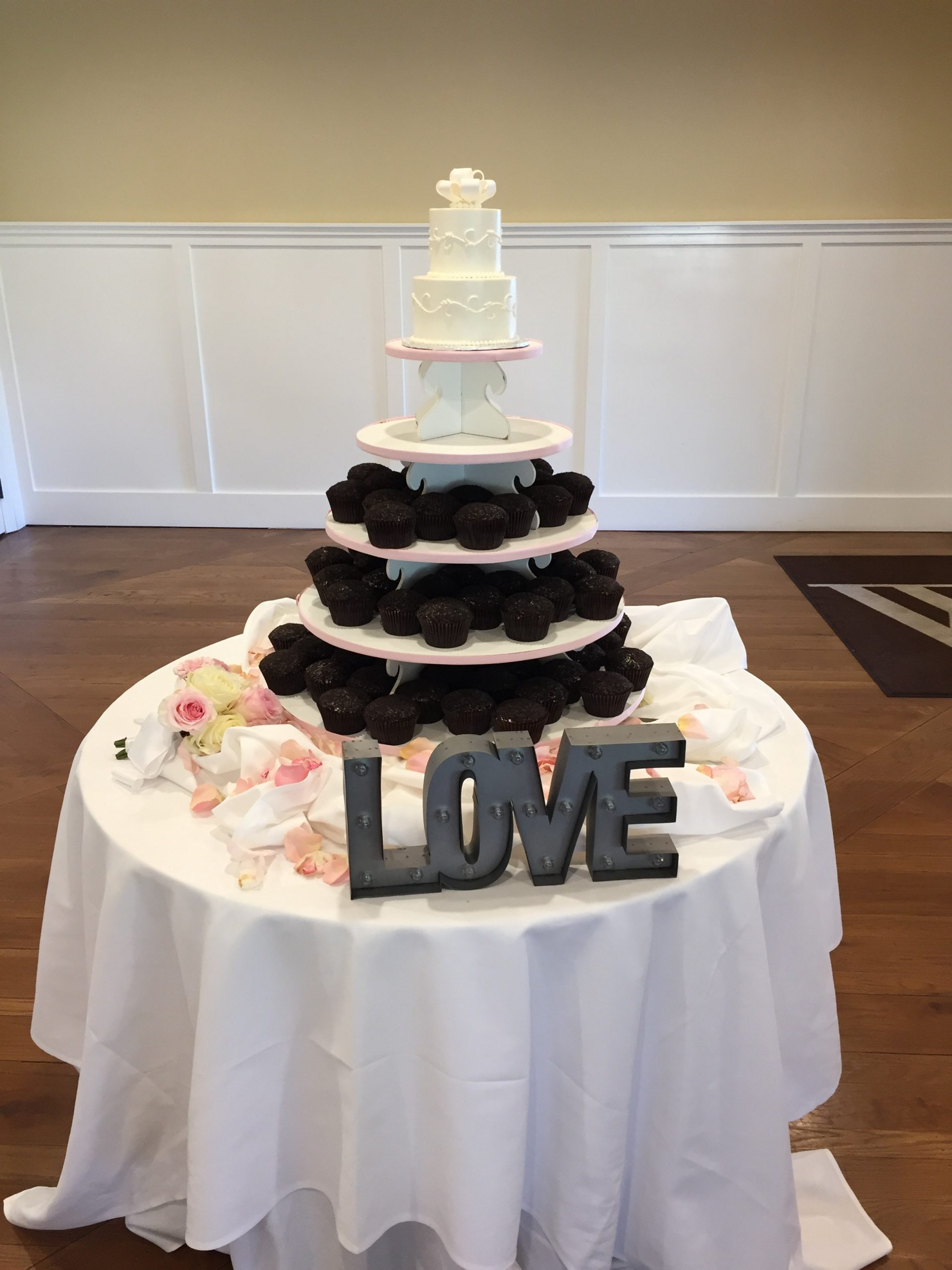 Order Wedding Cake & Cupcakes